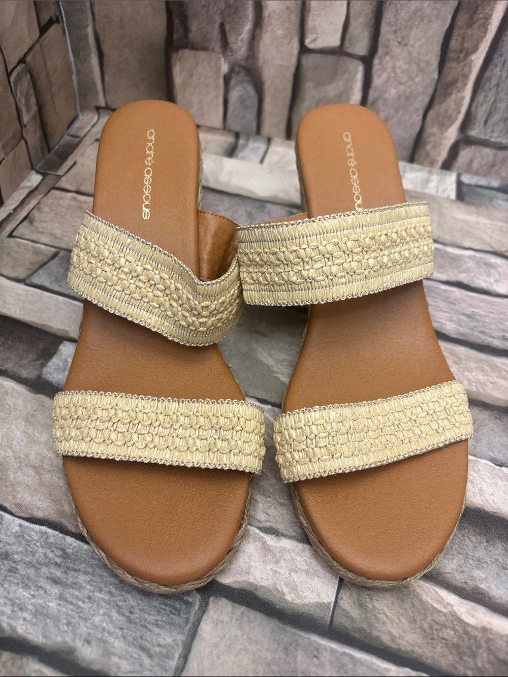 André Assous women's "Nitra" wedge sandals Sz 10